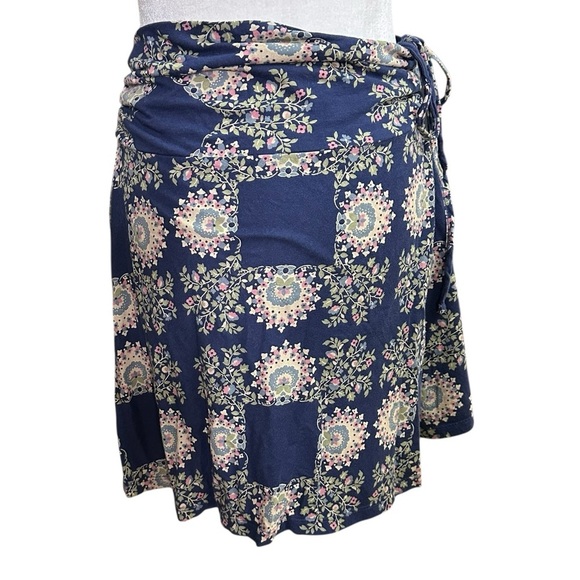 Patagonia Lithia Women’s Convertible Floral Skirt-Top. Size Medium - Picture 7 of 9